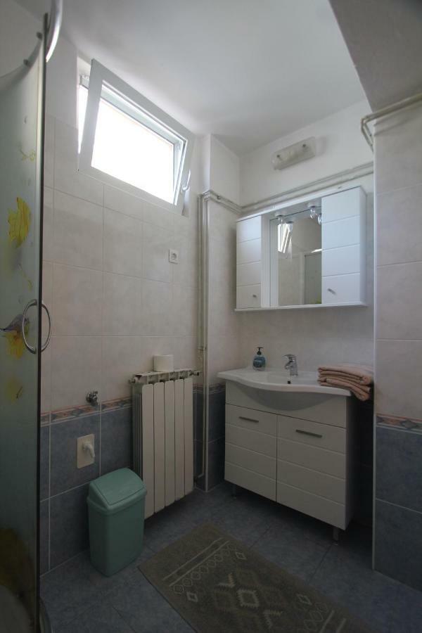 Apartmani Banina Ika Zewnętrze zdjęcie