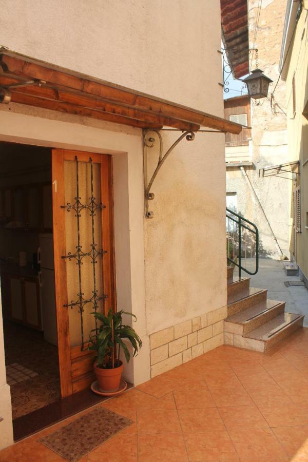 Apartmani Banina Ika Zewnętrze zdjęcie