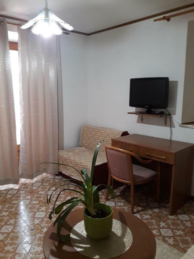 Apartmani Banina Ika Zewnętrze zdjęcie
